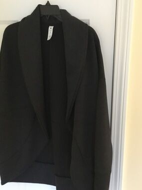 Yogalicious cardigan with thumb holes size M